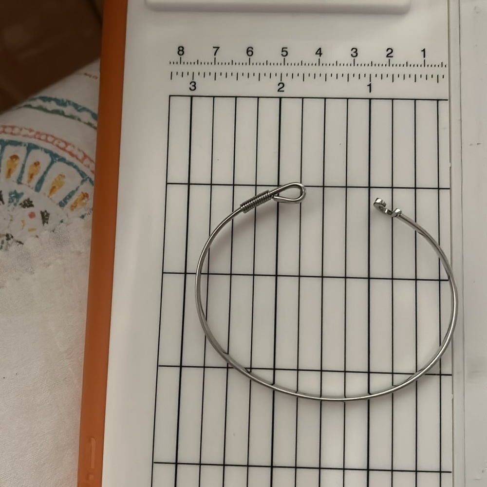 The Hook Bracelet - Picture 5 of 5